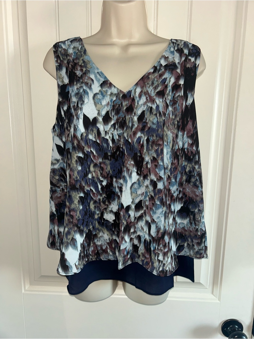 NWT ANDB V-Neck Layered Print Camisole - Blue, Black, Taupe Sz M